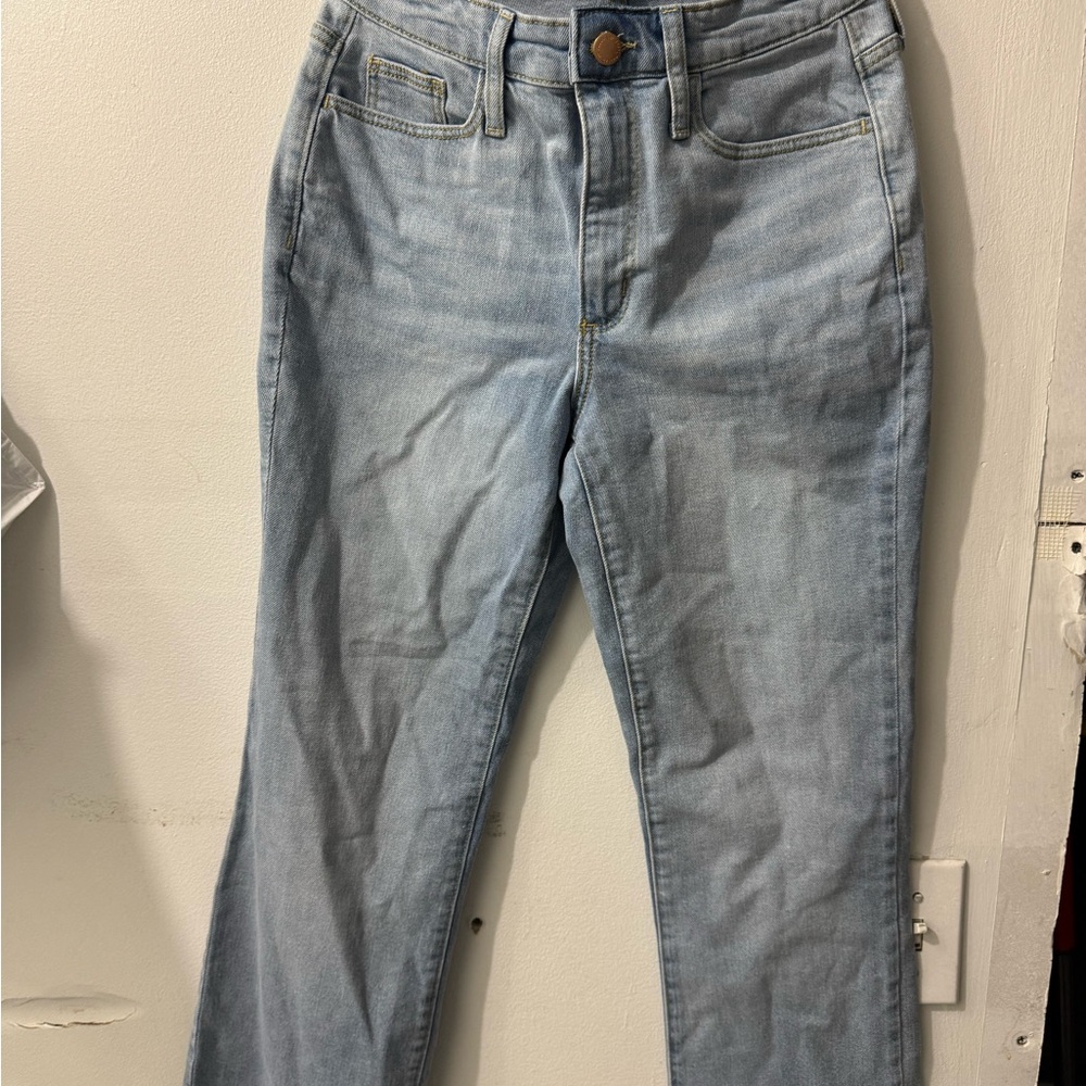 Universal Thread Light Wash Straight Leg Jeans